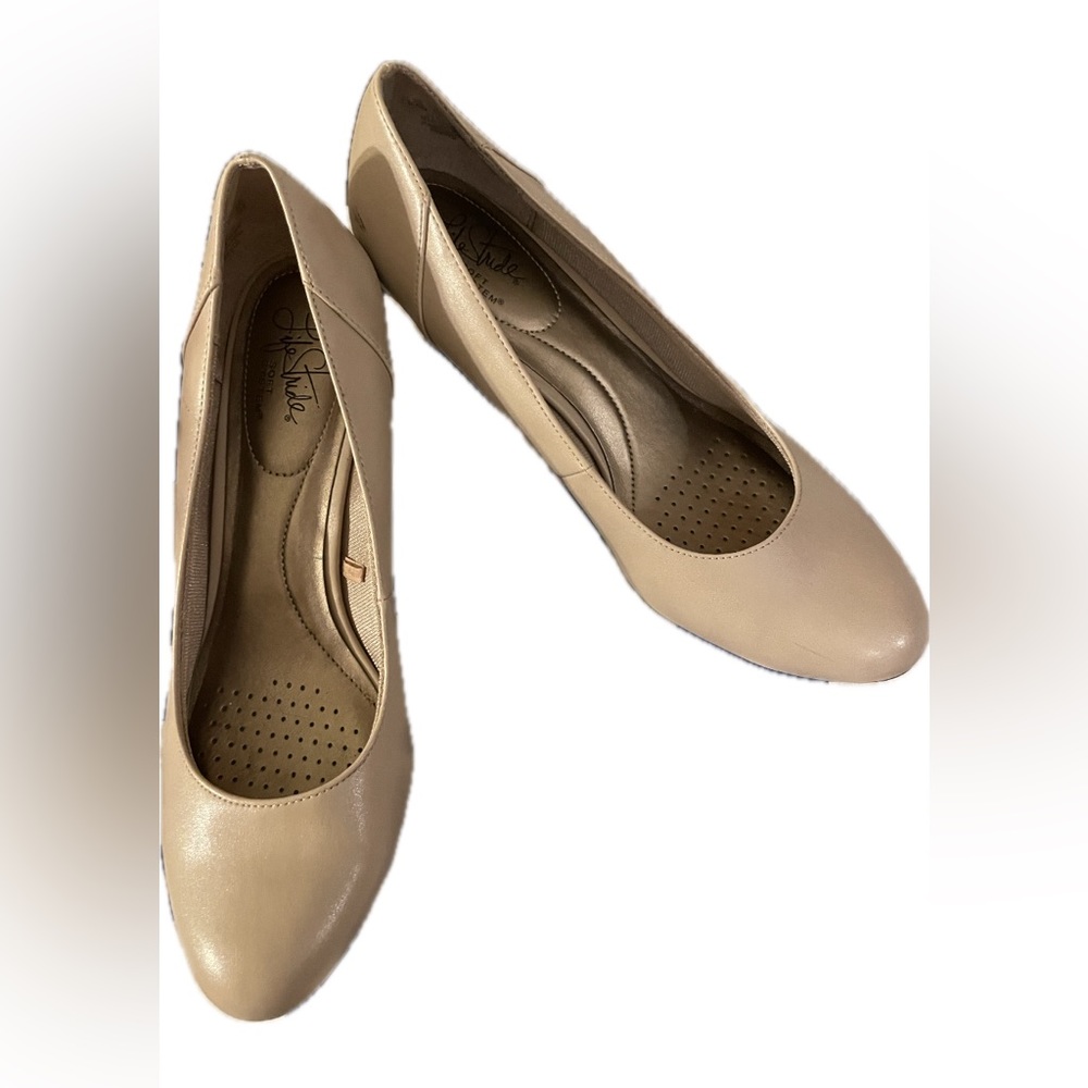 Lifestride soft system nude pumps